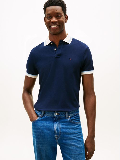 Polo azul de corte regular con logo