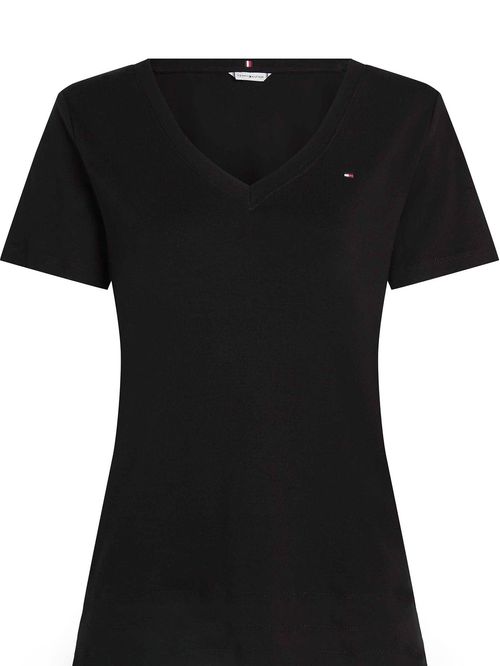 Camiseta negra con cuello en V